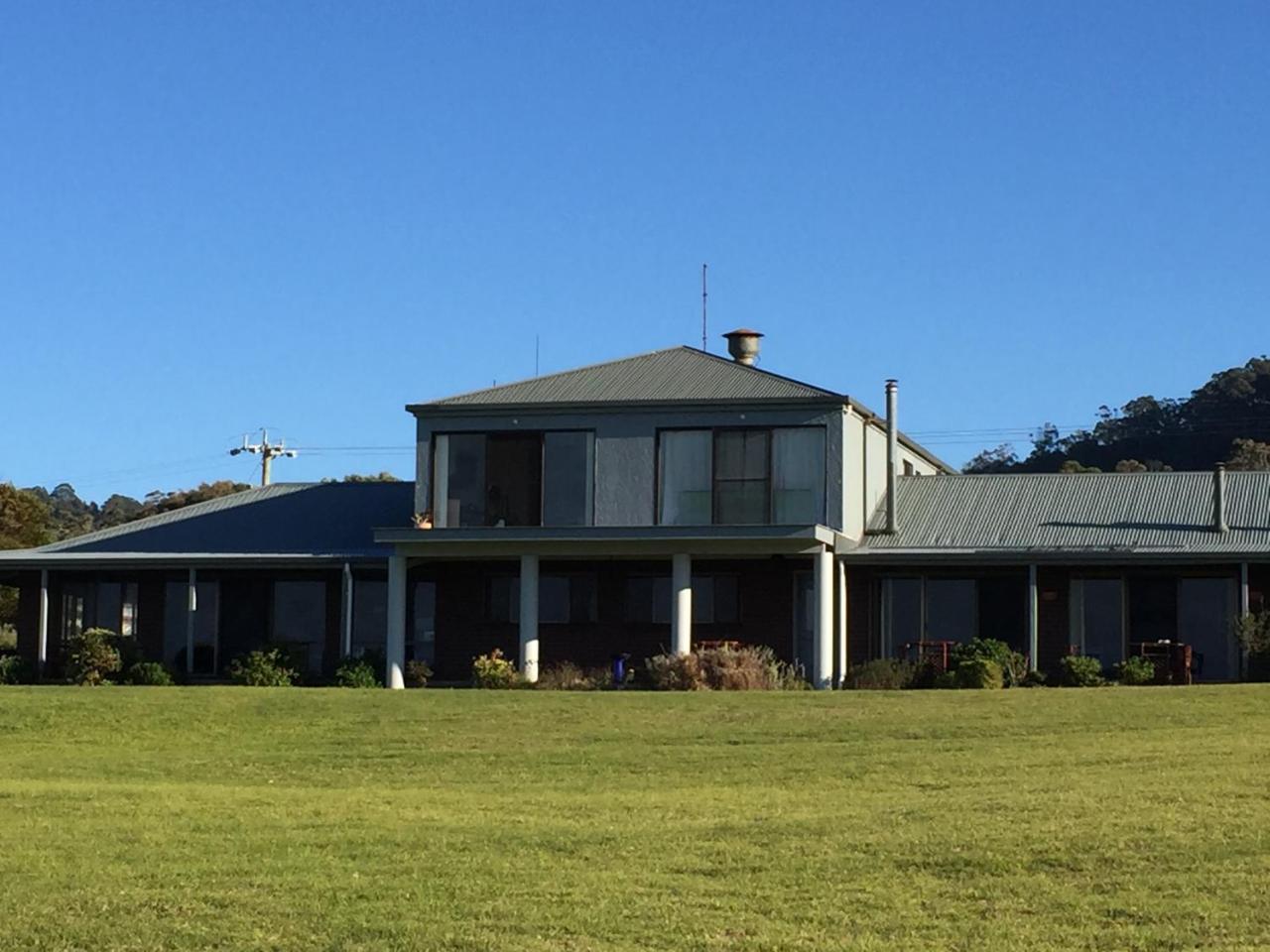 Skenes Creek Lodge Motel And Licensed Restaurant Exterior photo